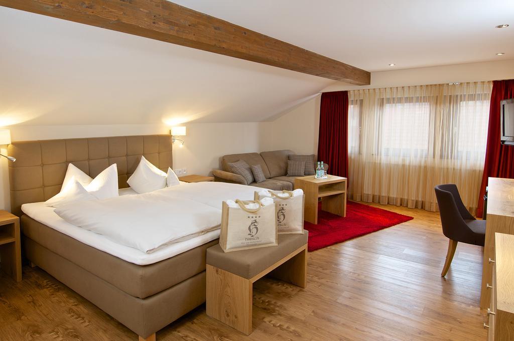 Hotel Hirsch โอเบอร์สเทาเฟิน ภายนอก รูปภาพ